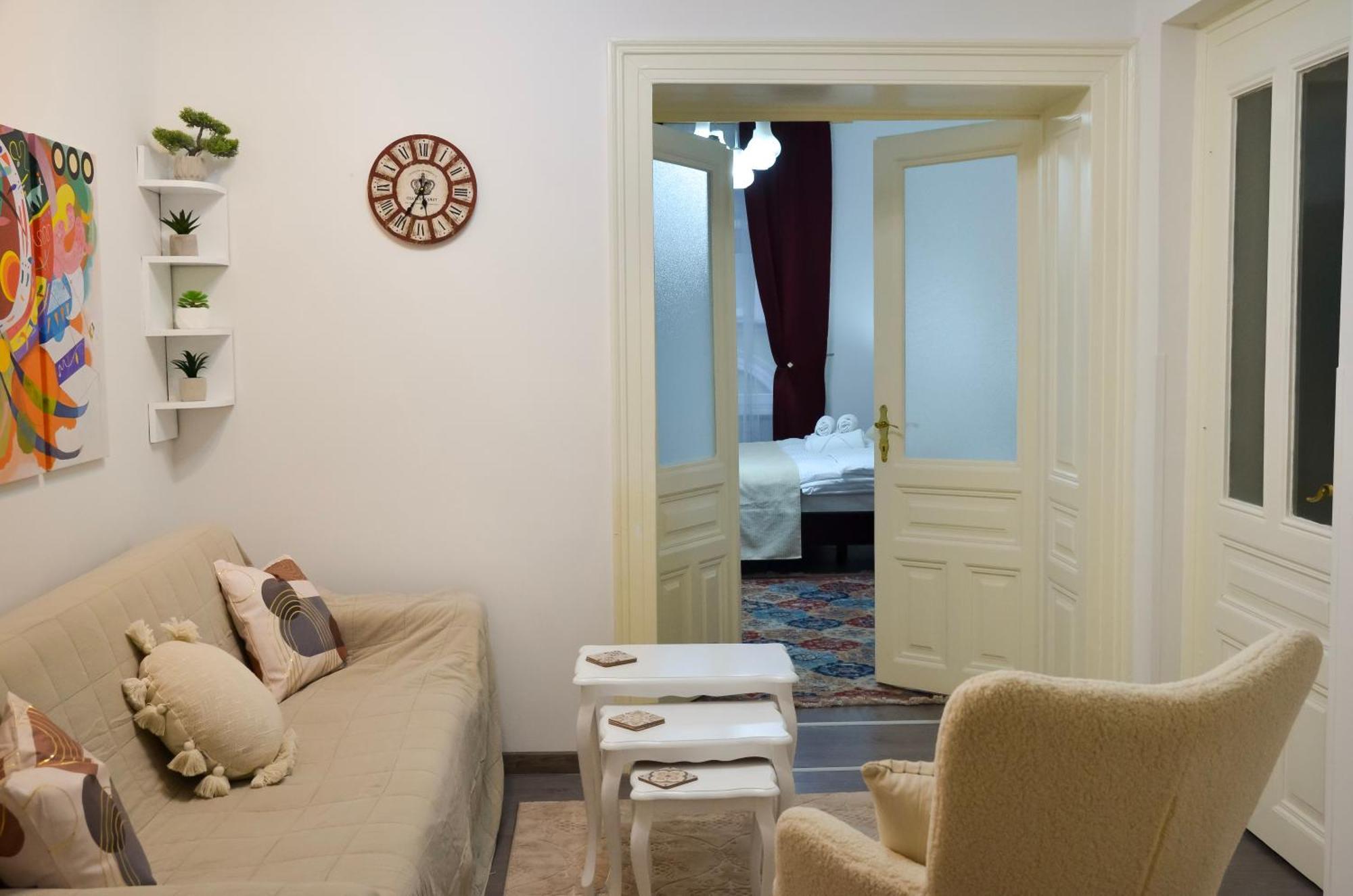 Main Street Retreat Apartment With Free Parking サラエヴォ エクステリア 写真