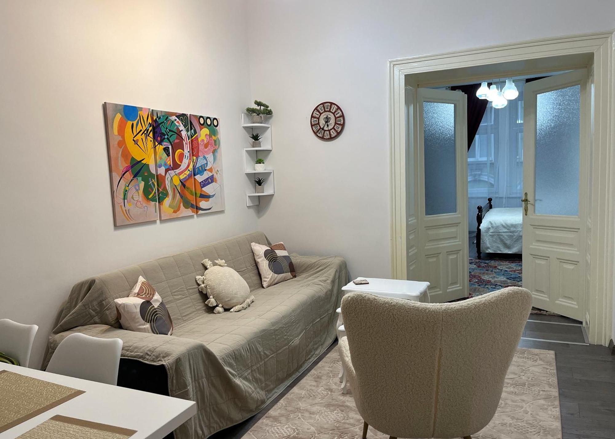 Main Street Retreat Apartment With Free Parking サラエヴォ エクステリア 写真