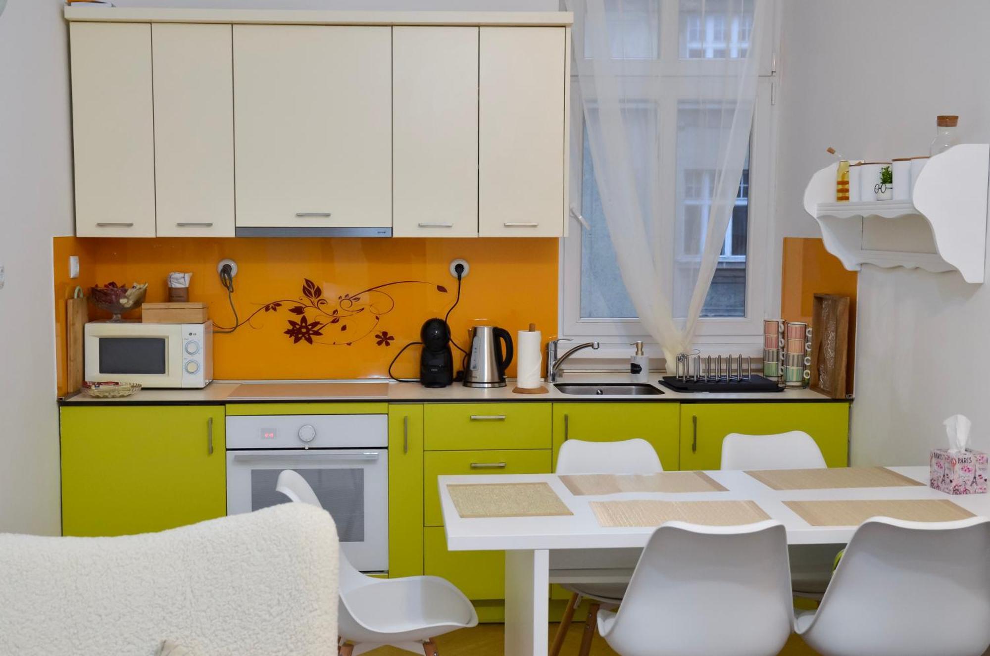 Main Street Retreat Apartment With Free Parking サラエヴォ エクステリア 写真