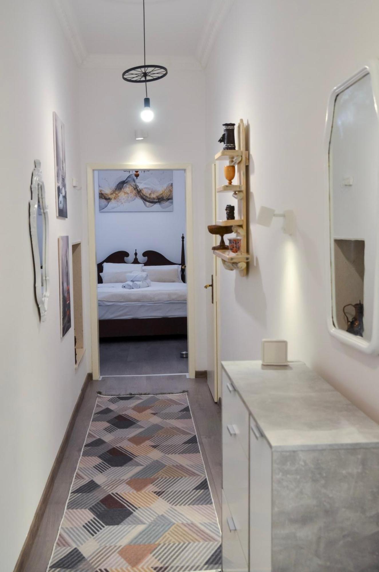 Main Street Retreat Apartment With Free Parking サラエヴォ エクステリア 写真