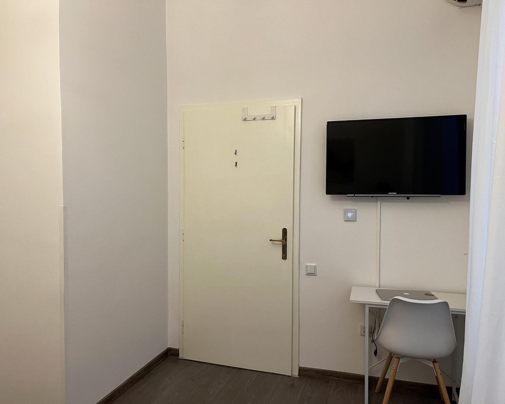 Main Street Retreat Apartment With Free Parking サラエヴォ エクステリア 写真
