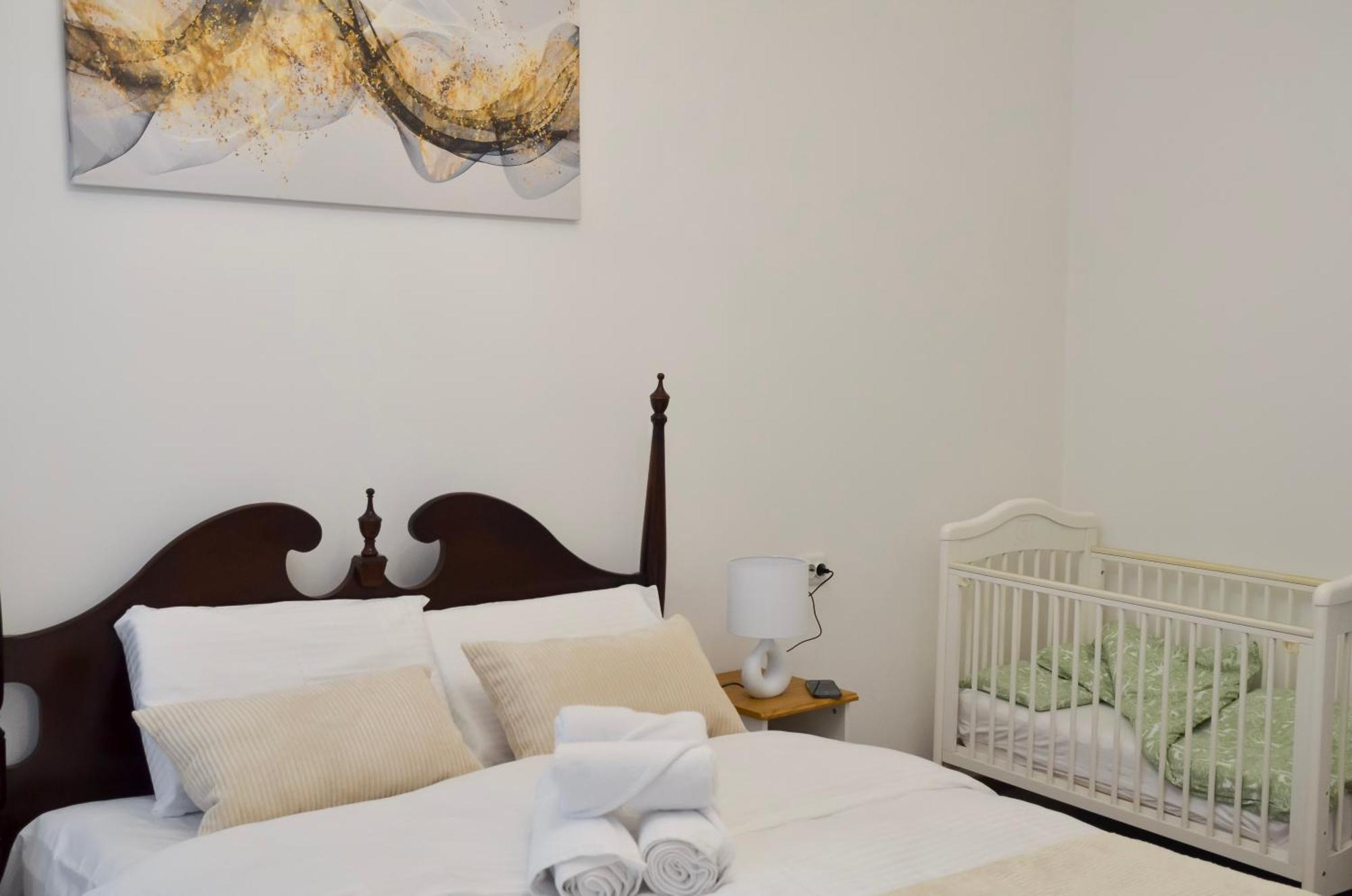 Main Street Retreat Apartment With Free Parking サラエヴォ エクステリア 写真