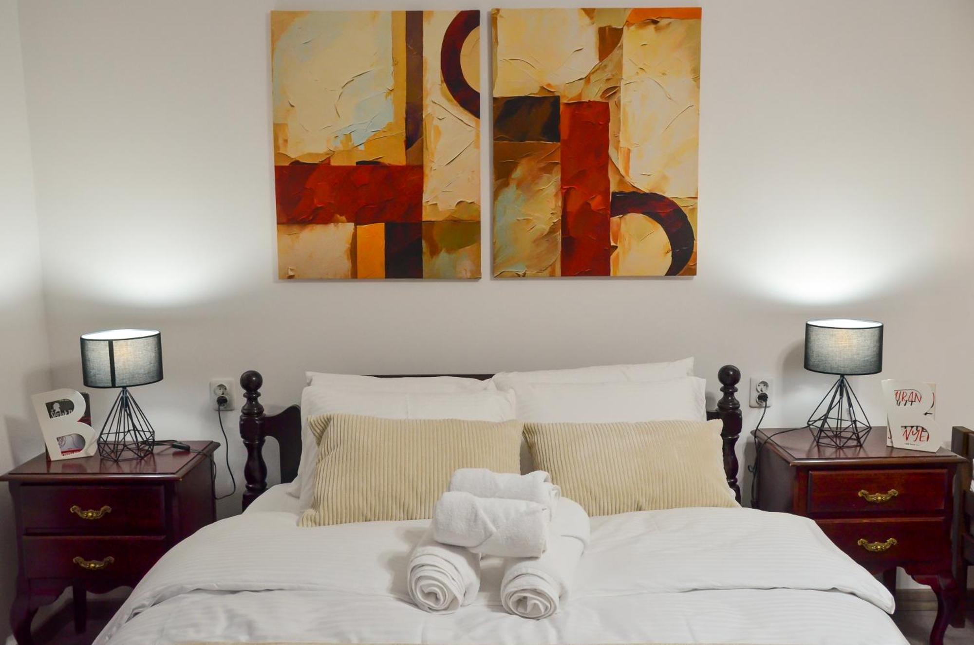 Main Street Retreat Apartment With Free Parking サラエヴォ エクステリア 写真