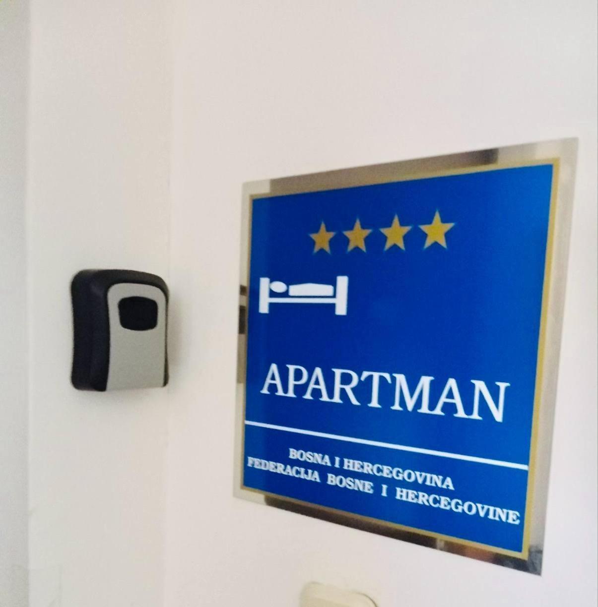 Main Street Retreat Apartment With Free Parking サラエヴォ エクステリア 写真